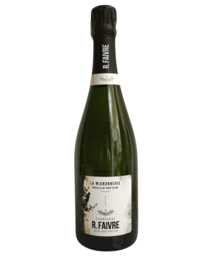 Botella de champán R. Faivre La Mignonnerie extra brut sobre fondo claro