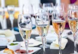 Cómo organizar una cata a ciegas de Champagne en casa: Criterios analíticos